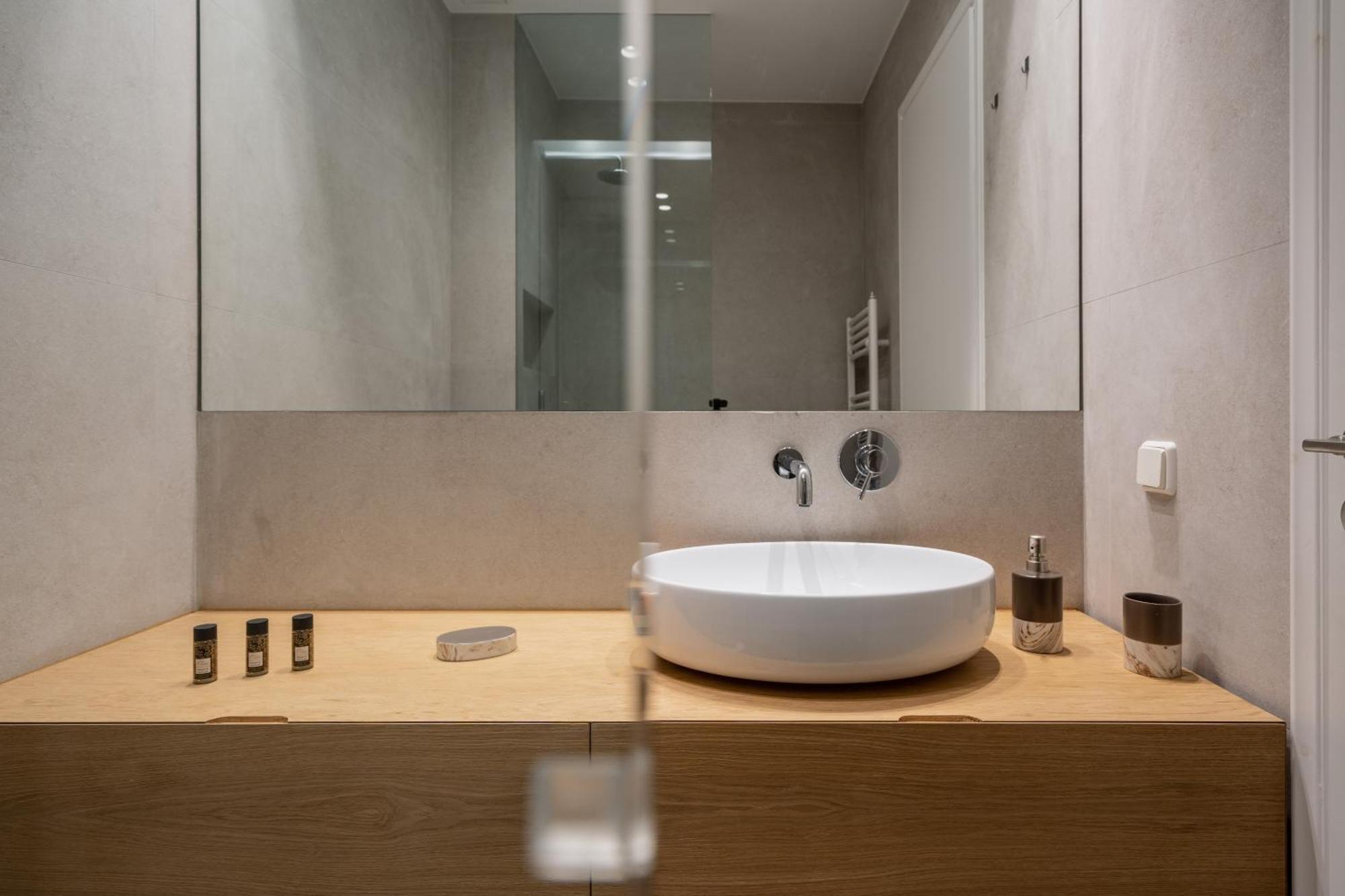Apartamento Metroscape Retreat Nearby Metro Station Atenas Exterior foto