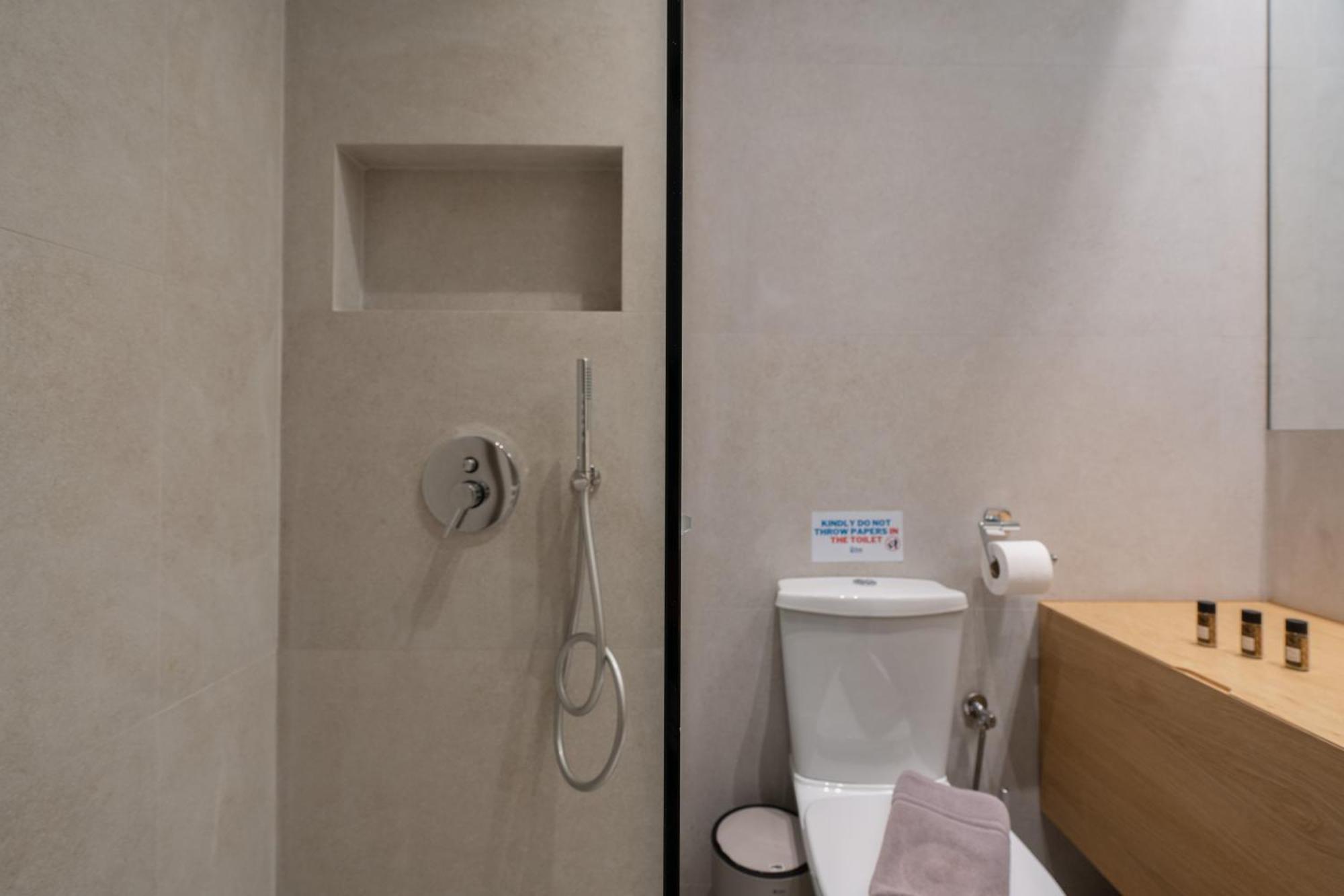Apartamento Metroscape Retreat Nearby Metro Station Atenas Exterior foto